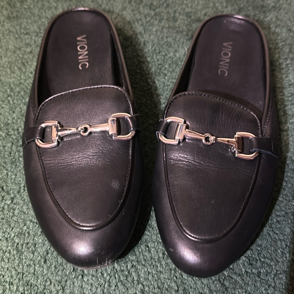Vionic slip on